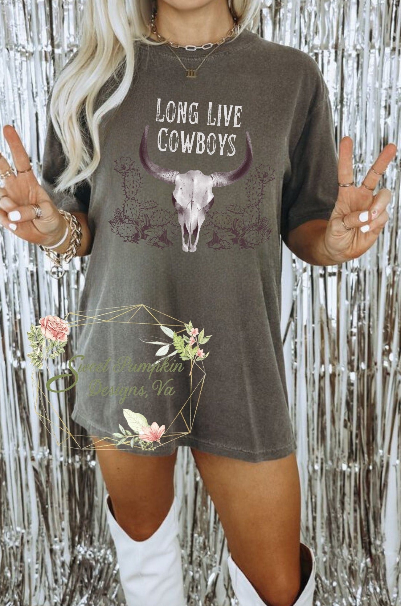 "Long Live Cowboys" vintage western t-shirt with a rustic cow skull and cacti design. Perfect for rodeo and Wild West enthusiasts. Made from high-quality material, this shirt is both comfortable and durable for everyday wear or special occasions.