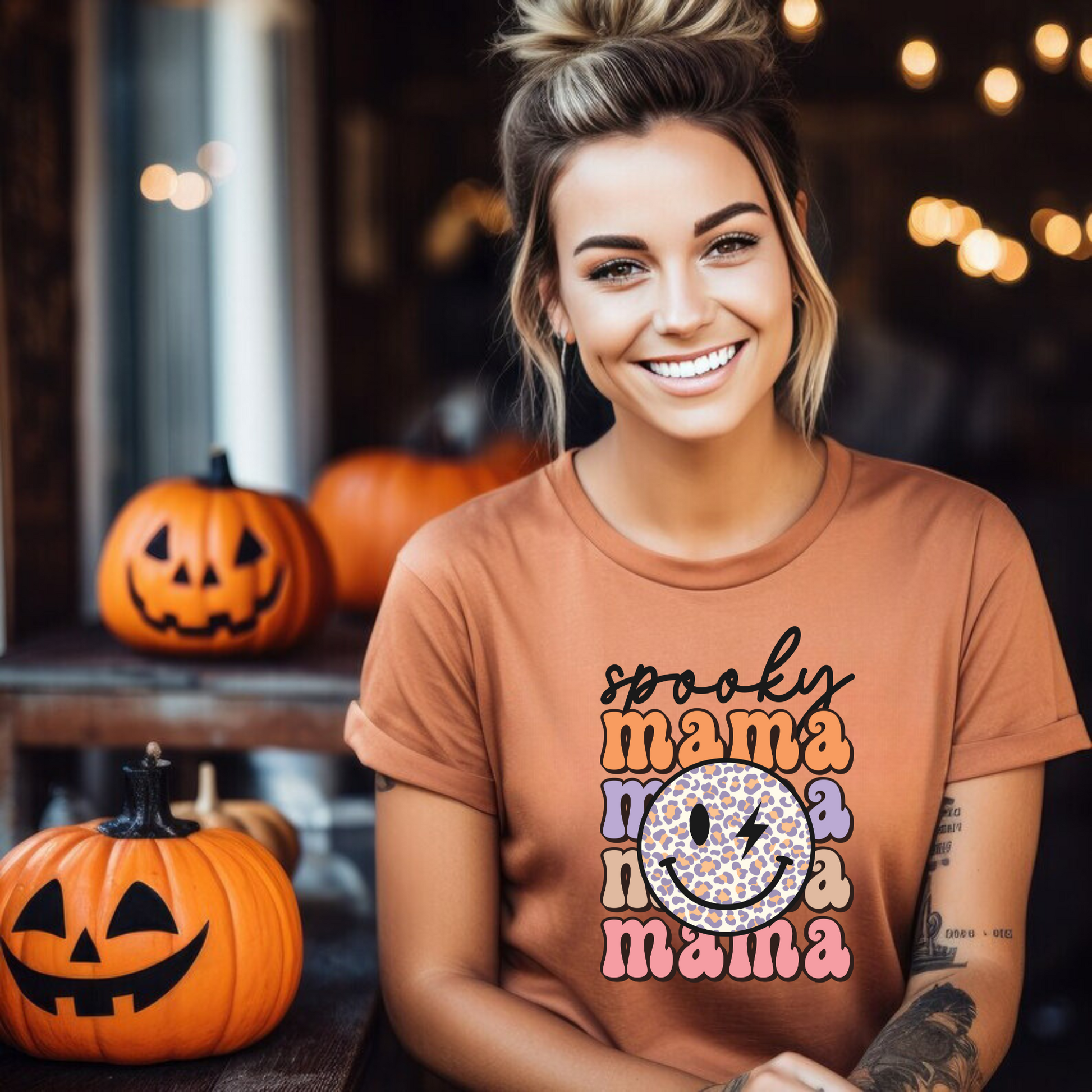 Trendy oversized preppy "Spooky Mama" Halloween shirt - Embrace fall vibes with this unique Halloween design for moms. Cozy and stylish Comfort Colors shirt with a retro touch. Perfect for a trendy Halloween look!